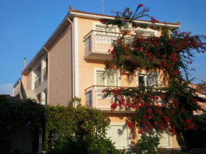 Theodora Studios & Apartments